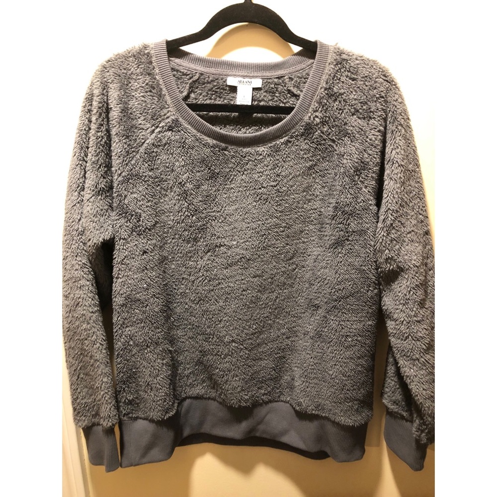 🌵 Alfani fuzzy sweater size large